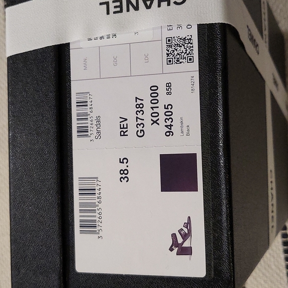 NIB CHANEL CC Logo Gold Turn lock Black Leather Heeled Sandals Sz 38.5 - Picture 3 of 8